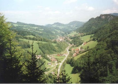 Datei:Frankenfels von Süden.jpg