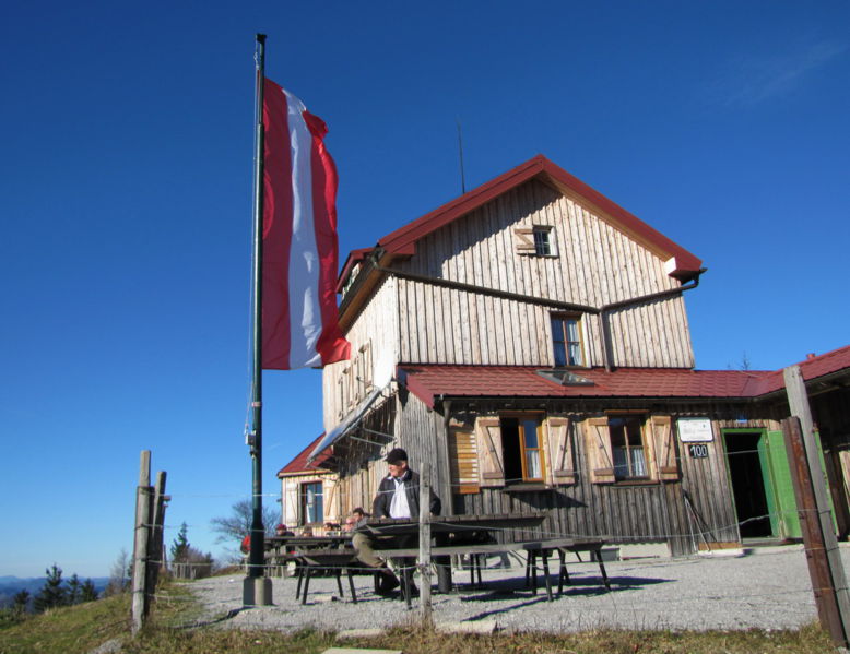 Datei:EST Hütte 2010 Herbst.jpg
