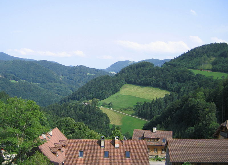 Datei:SD Blick vom Kirchenplatz.jpg