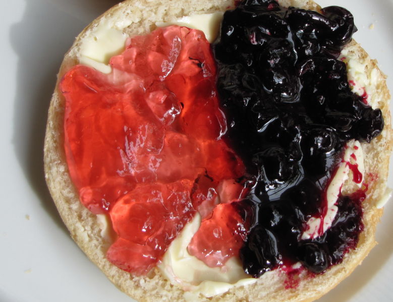 Datei:SG-Marmelade Semmel.jpg