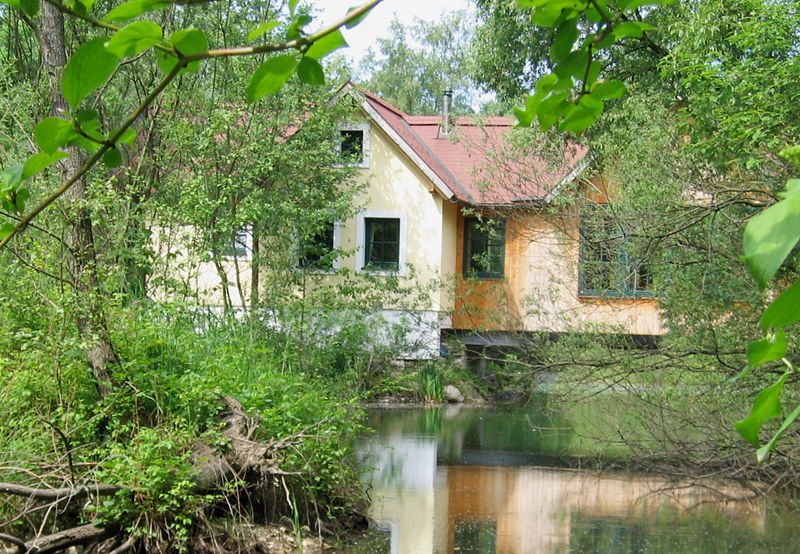 Datei:Idyll teichbrücke.jpg