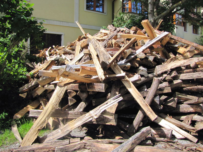 Datei:Brennholz Lieferung 2011-1.jpg