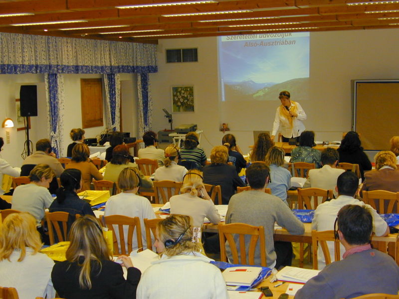 Datei:Reisebüro Konferenz Saal König.jpg