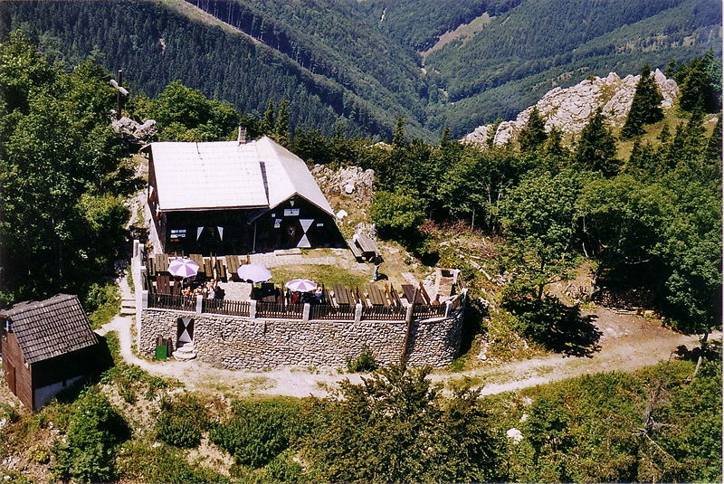 Datei:Otto Kandler-Haus Flugaufnahme.jpg