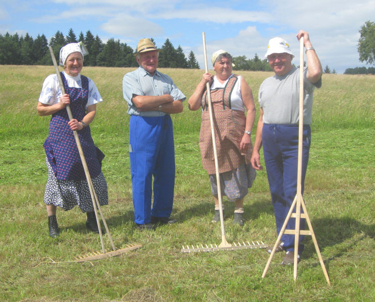 Datei:Heufest2009 Erntehelfer.jpg