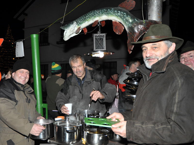 Datei:Advent FF Fischerstand.jpg