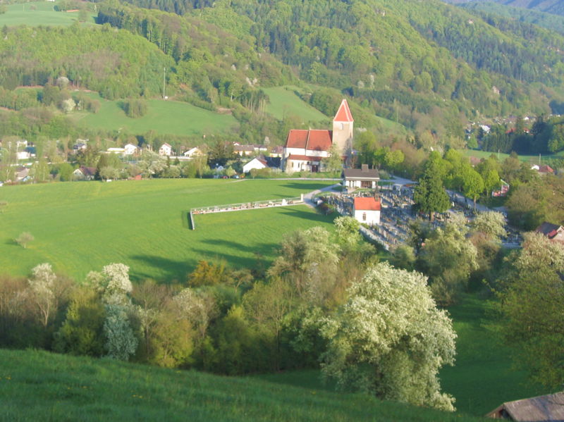 Datei:KirchbergerKirche Frühj2.jpg