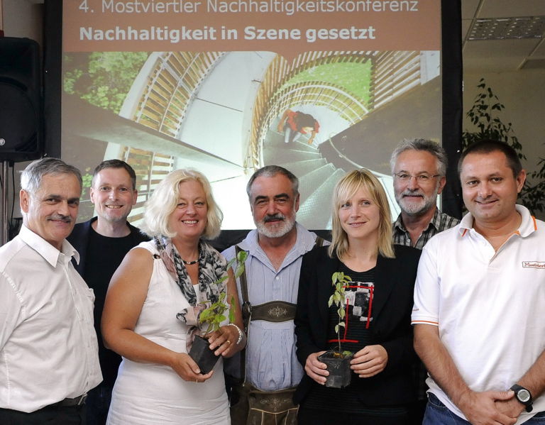 Datei:NHKonf 2011 - Gr1.jpg