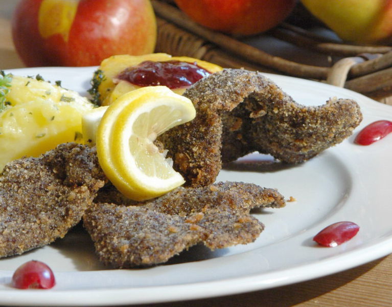 Datei:SE Hirschschnitzl Mohn.jpg