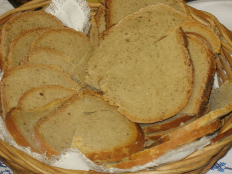 Datei:Frisches Bauernbrot.jpg