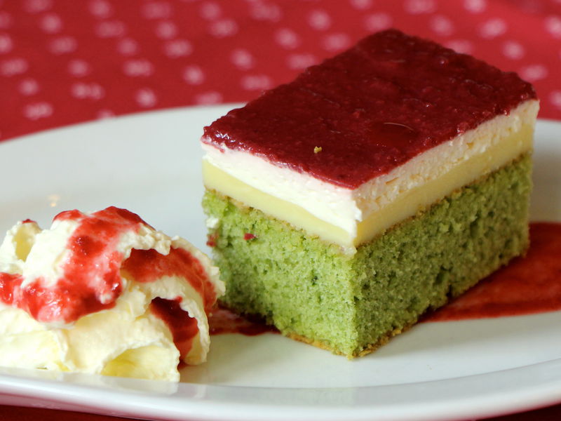 Datei:SK Dirndlschnitte mit Brennnesselboden.JPG