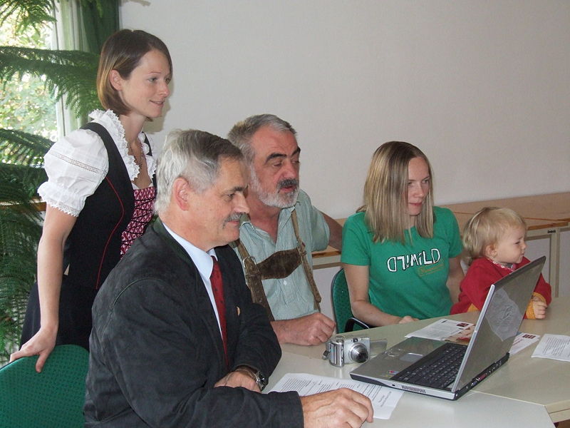 Datei:Vertrag Wiki.jpg