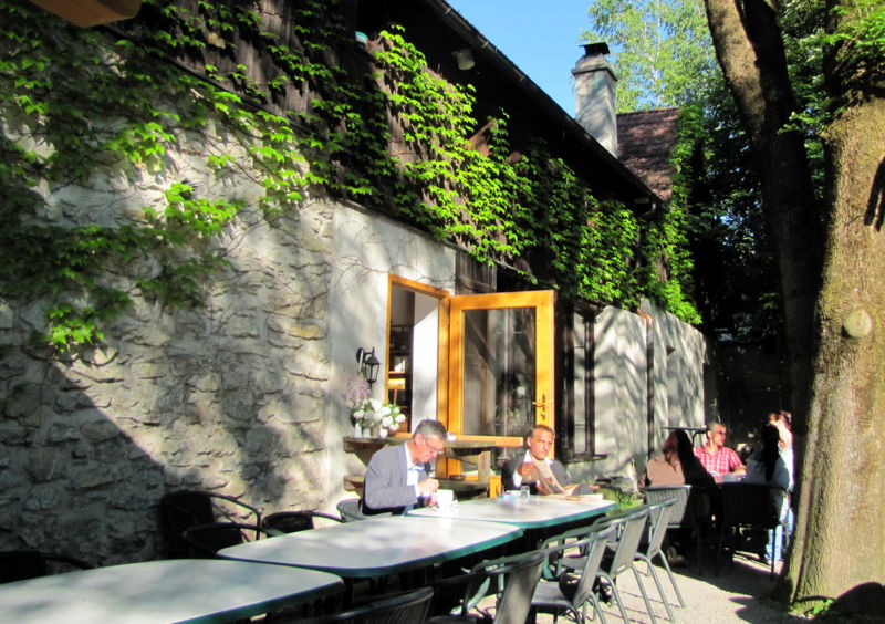 Datei:SH Terrasse Morgensonne.jpg