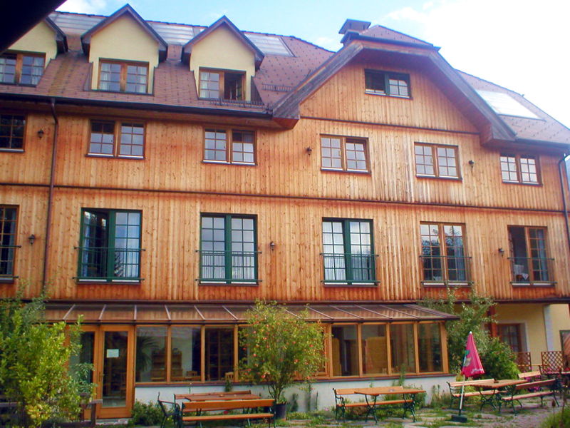 Datei:Südgartenhaus Holzfassade.jpg
