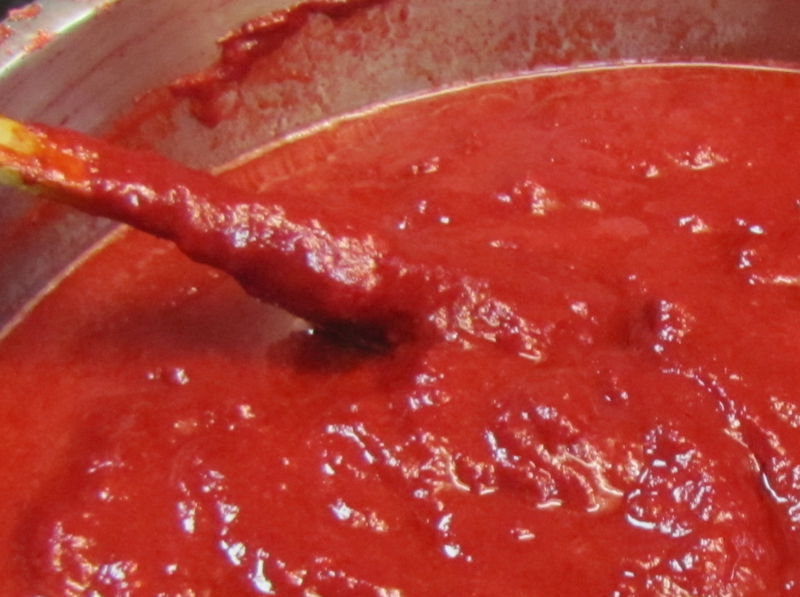 Datei:Dirndlmus einkochen.jpg
