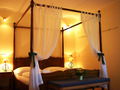 SH GeniesserZimmer 201 HimmelBett.jpg