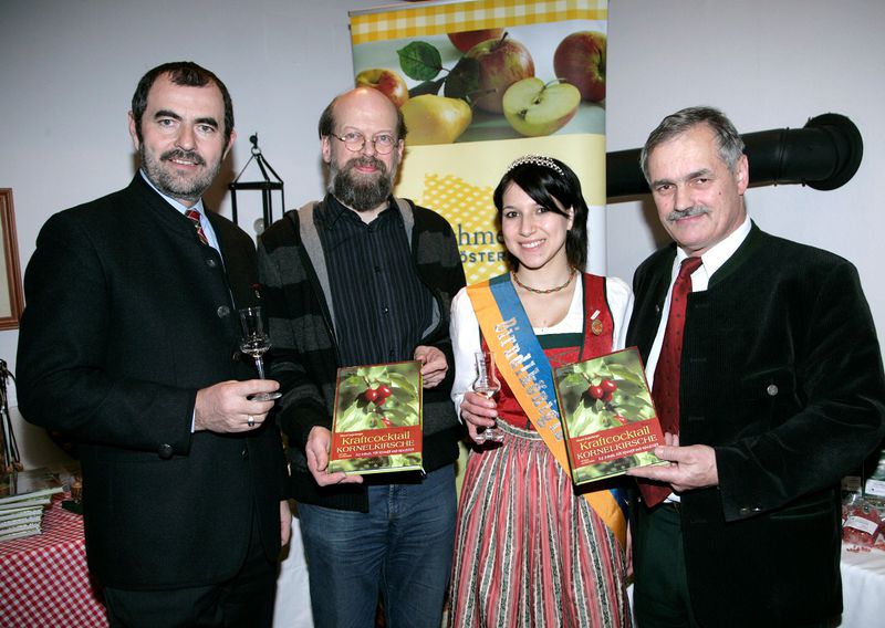 Datei:Dirndl 080208 Praesentation FotoRaimundBoltz4.jpg