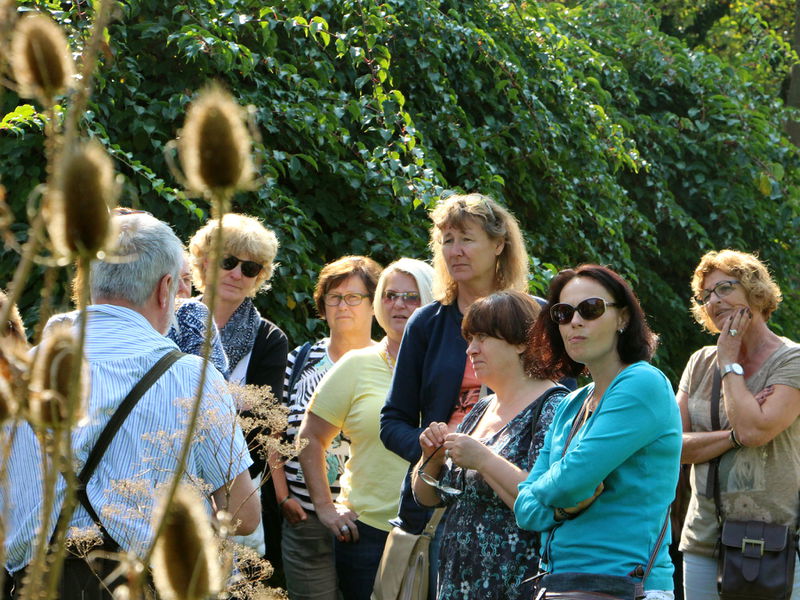Datei:SG Gartenführung JW.JPG
