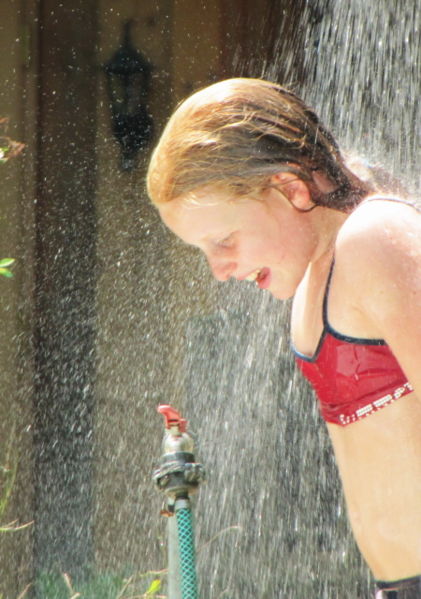 Datei:SH Freibad Dusche.jpg