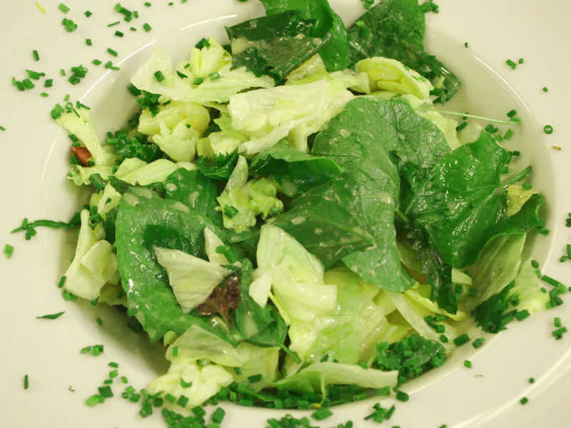 Datei:DK-Blattsalate mit Wildkräuterwürze.jpg