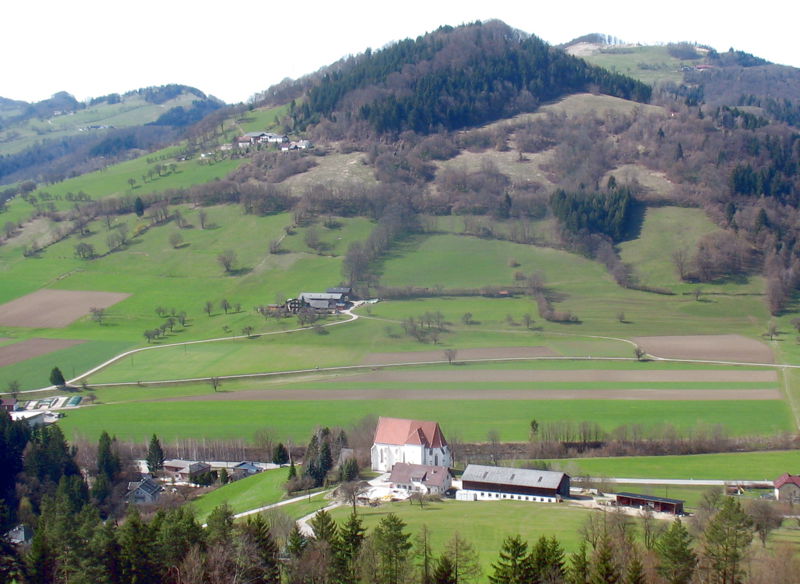 Datei:Andreaskirche u Fronberg.jpg