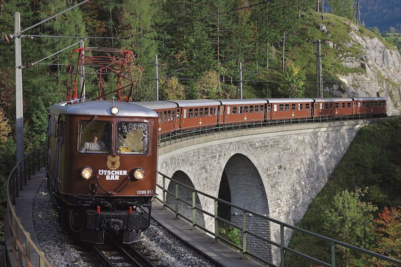 Datei:Ötscherbär Saugrabenviadukt..jpg