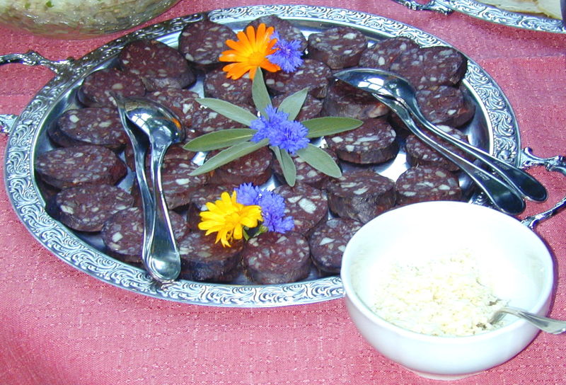 Datei:Blunzn mit Kren.JPG