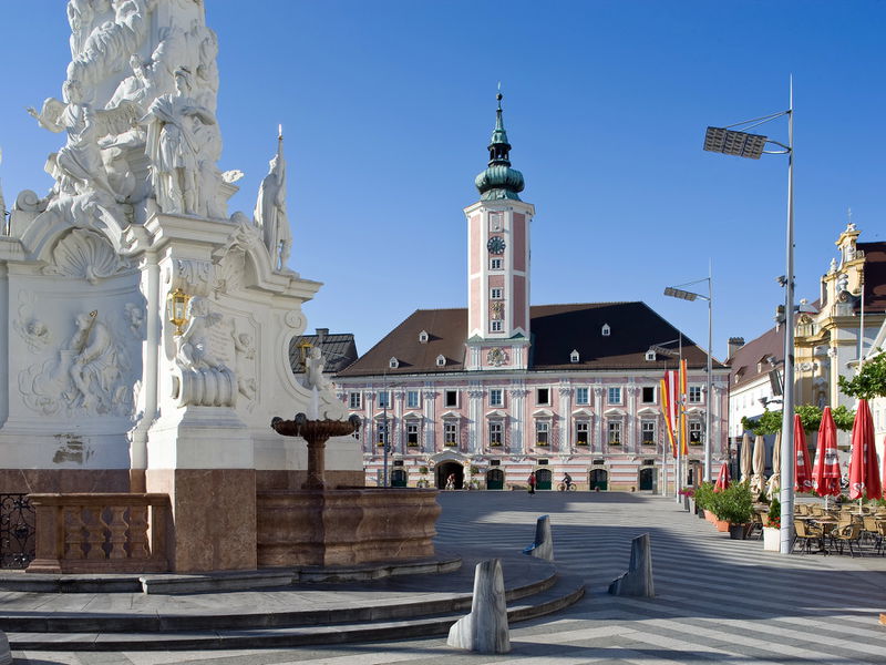 Datei:ST Pölten - Rathausplatz.JPG